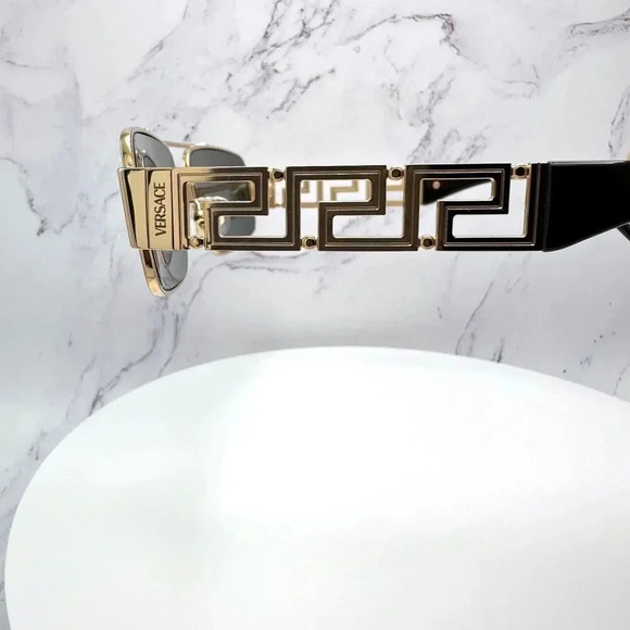 Versace Sunglasses Gold Rectangle Metal Logo Black Retro Italy 100% Authentic - Picture 14 of 16